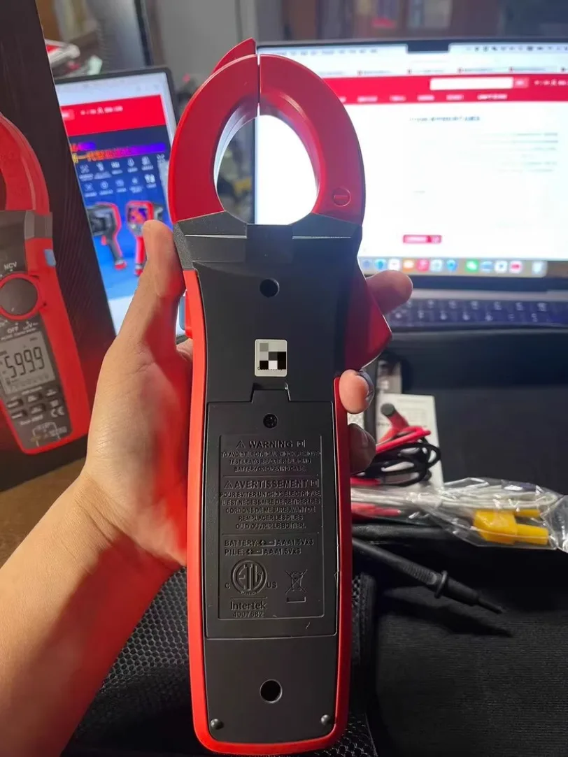 1pc UNI-T UT208B 1000A True RMS Digital Clamp Meters with Auto Range *SY