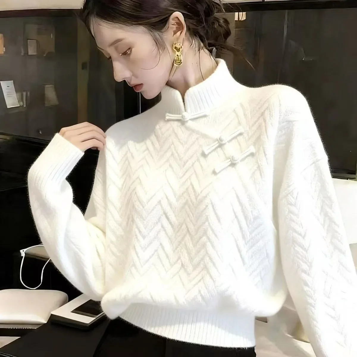 Neuer Chinesischer Stil Strickpullover für Damen Stehkragen Froschknöpfe Chevron-Struktur Langarm Loser Kurzer Pullover
