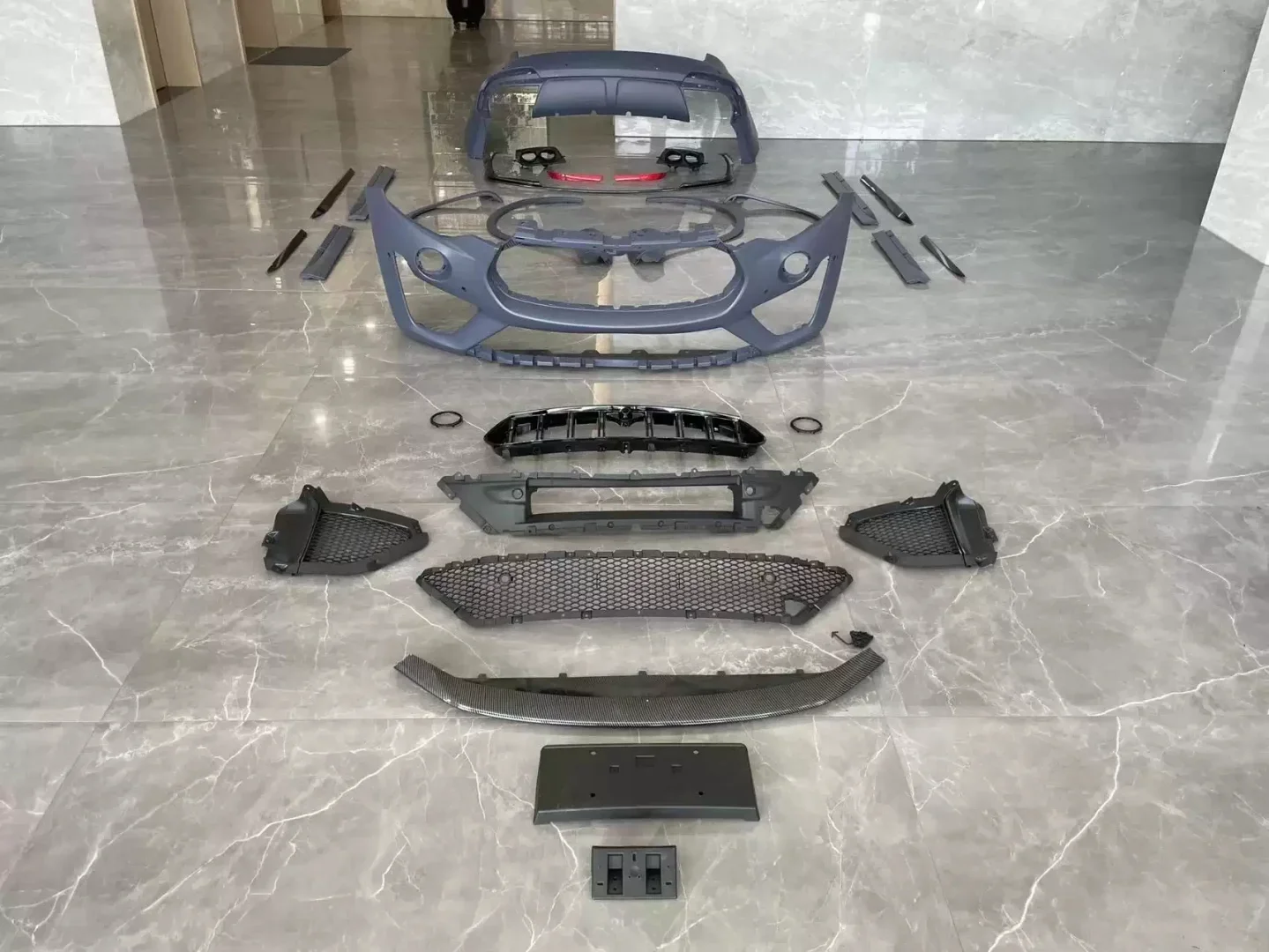 

Body Kit Front Rear Bumper Assembly for Maserati Levante Modified to GTS Sport Kit Grill Side Skirt Eyebrow Fender New Style