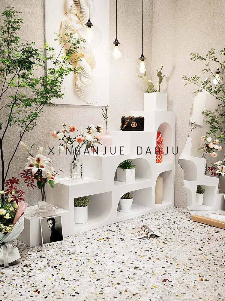 Flower shop soft decoration Nakajima display stand against the wall, window decoration display props, shoe bags, flowing water