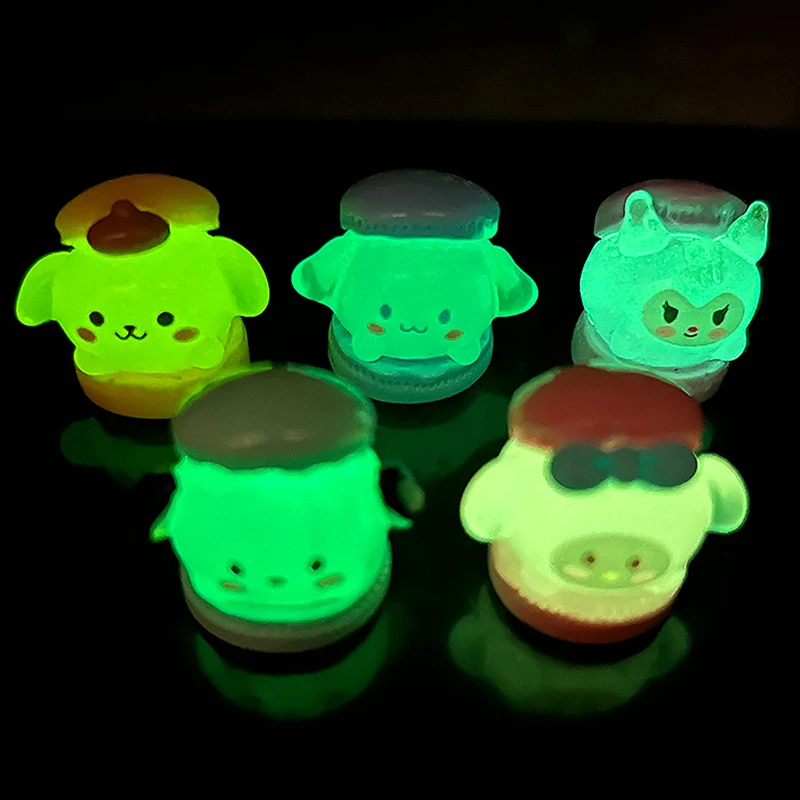 Luminous Resin Sanrio Micro Landscape Desktop Decor Cartoon DIY Akcesoria Dollhouse Home Fairy Garden Decor