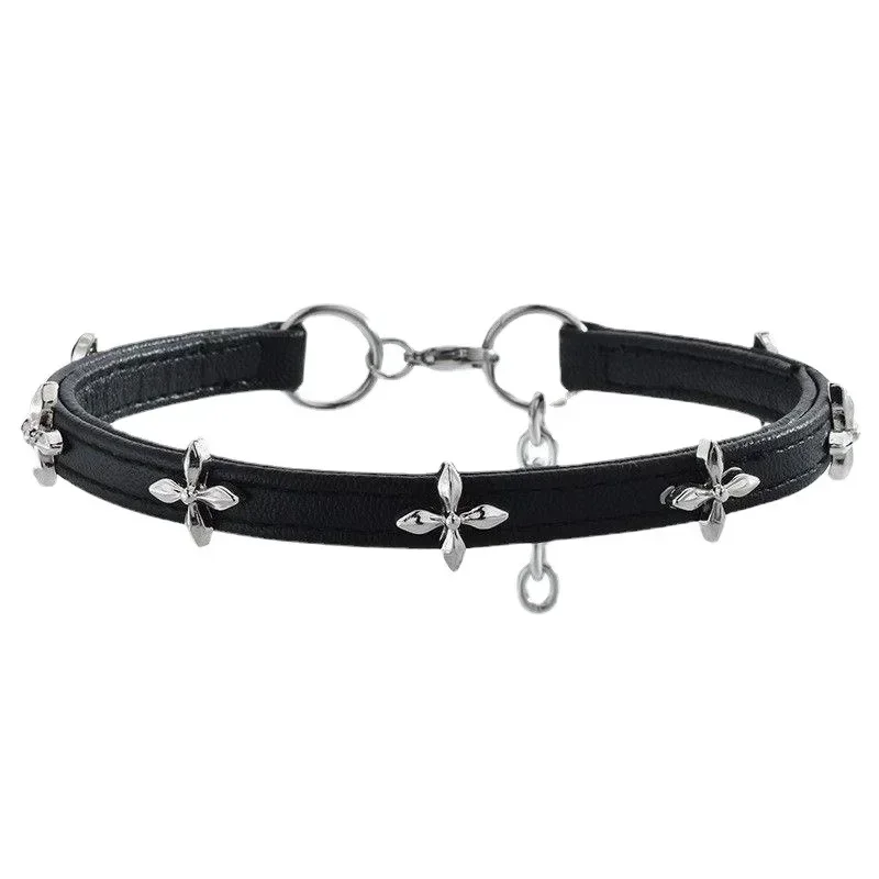 خمر الفاخرة الصليب قلادة للنساء موضة الشرير بولي Leather الجلود المختنق طوق سلسلة مجوهرات أشياء باردة زوجين اكسسوارات 2025