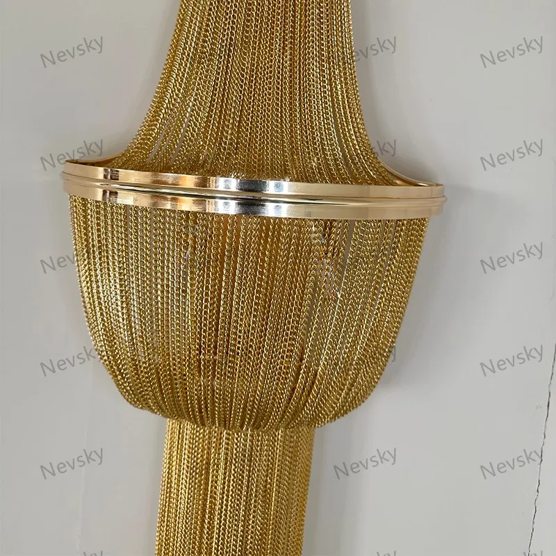 Candeeiro de parede com borlas coloridas dourado preto prateado