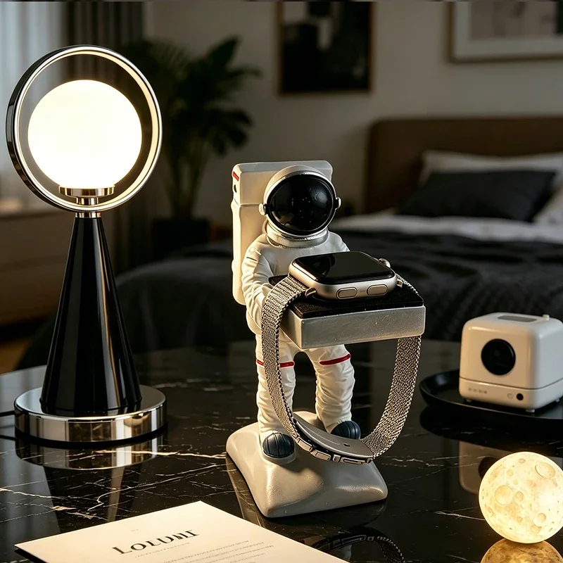 Creative Astronaut Resin Watch Stand Spaceman Figurine Watch Holder for Smartwatch Apple Watch Home Office Desk Decoration - view 3