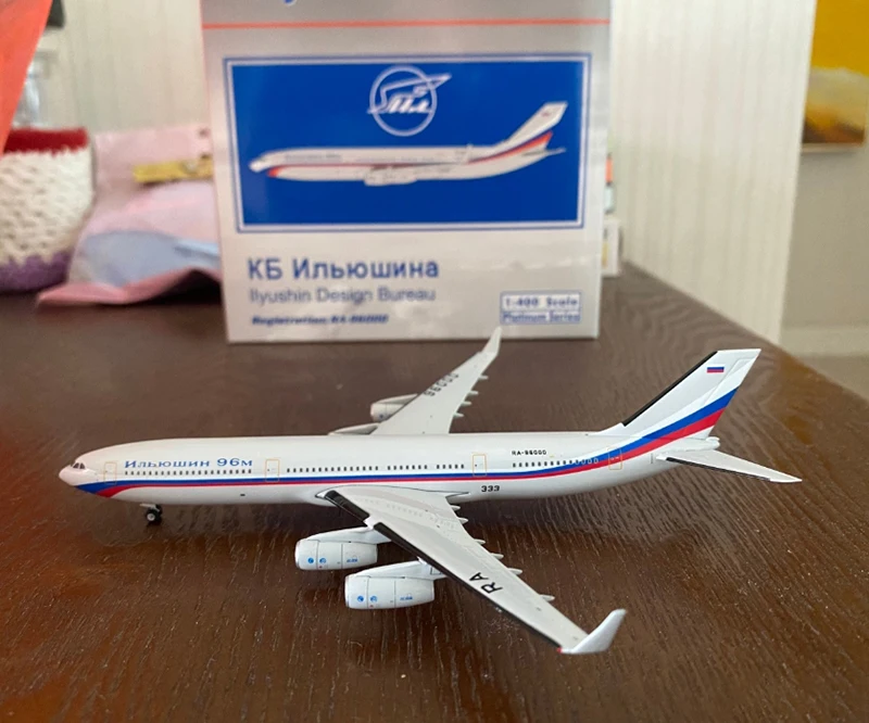 Diecast Metal Alloy Model 1/400 Scale PH11892 Ilyushin Il-96-400 RA-96000 Aircraft Airplane Model Toy For Collection