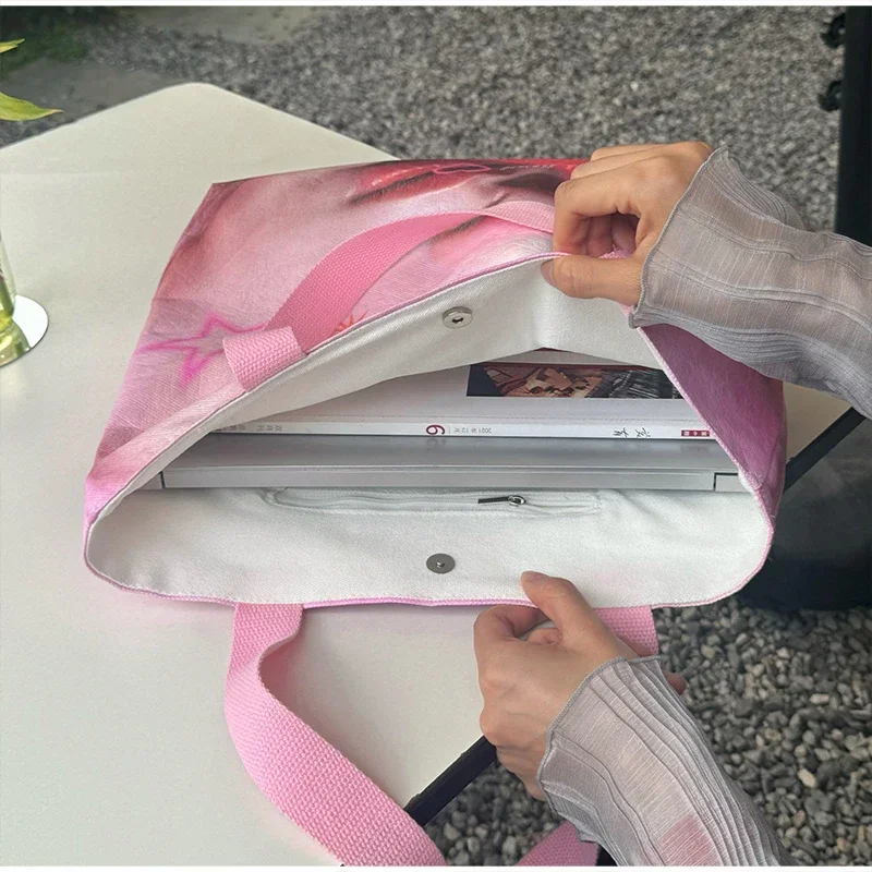 PVC-Umhängetasche, modische wasserdichte Handtasche mit Y2k-Mädchen-Portrait-Aufdruck, leichte, lässige Einkaufstasche für Damen, Alltagstasche – Detail 2
