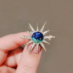 Vintage Starry Starry Universe Sun and Moon Pin Alloy Round Geometric Brooch For Women Gift Coat Accessory