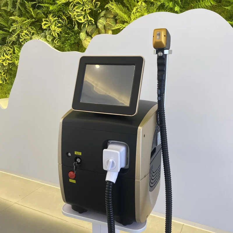 Macchina per la depilazione laser a diodi professionale da 3000 W 808 nm 3 lunghezze d'onda 755 808 1064 Depilazione permanente Ice Platinum TUTTE la pelle