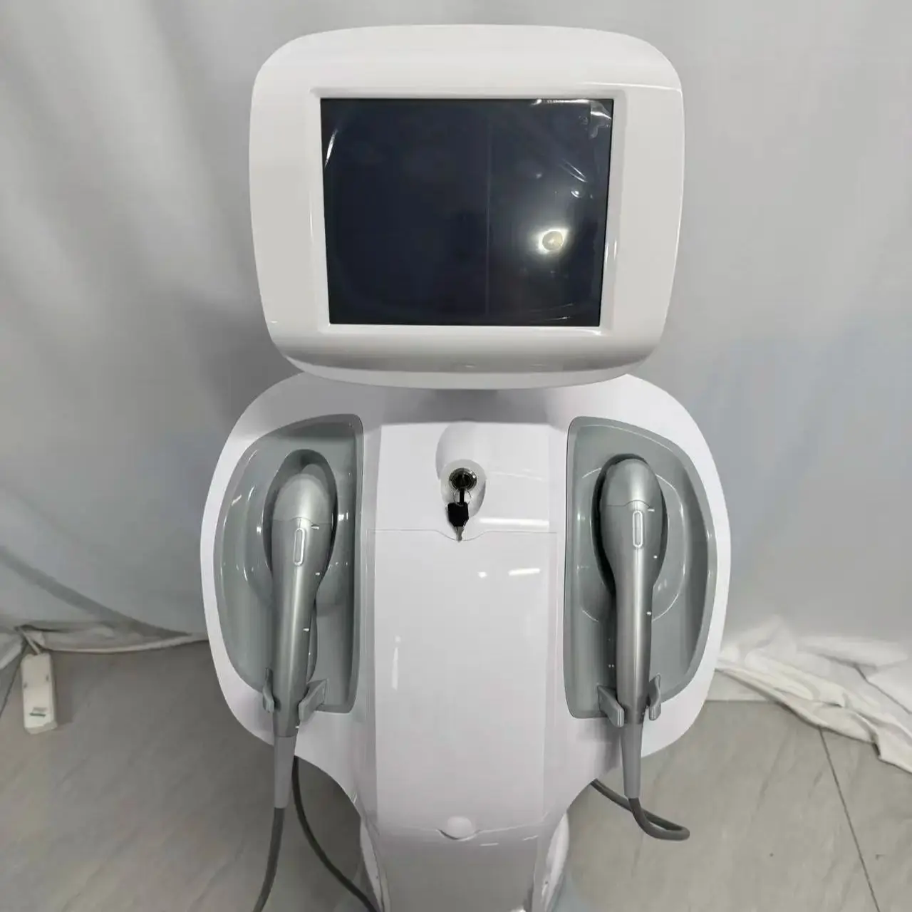 

Вертикальный 7D ABS аппарат для салонов красоты: лифтинг лица, коррекция фигуры, удаление морщин и лечение акне