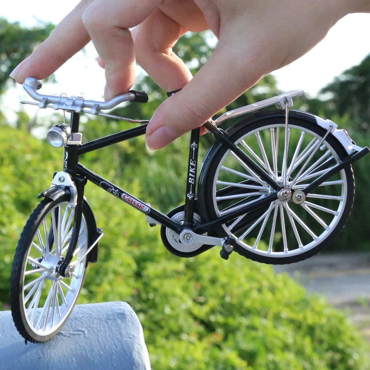 1:10 Classic Bicycles Model Die-Cast Alloy Mini Mountain Bike Desktop Decoration Crafts Birthday Gift for Boy and Girl