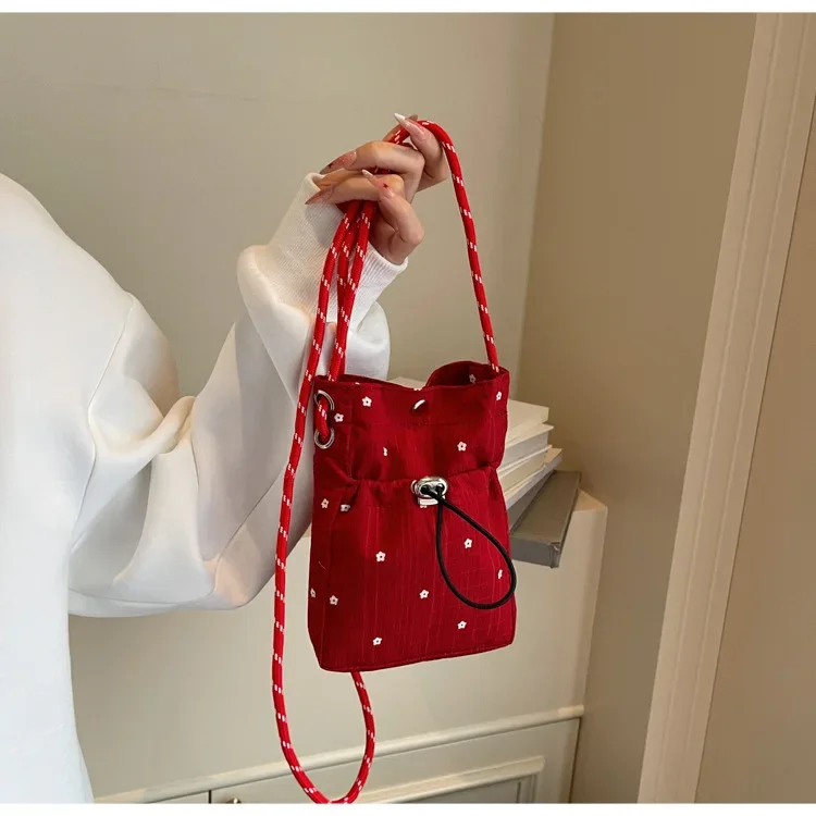Kreative Falten-Tasche Neue Mode Trendige Umhängetasche Vielseitige Einzel-Schulter-Handytasche Aufbewahrung und Dekoration – Detail 24