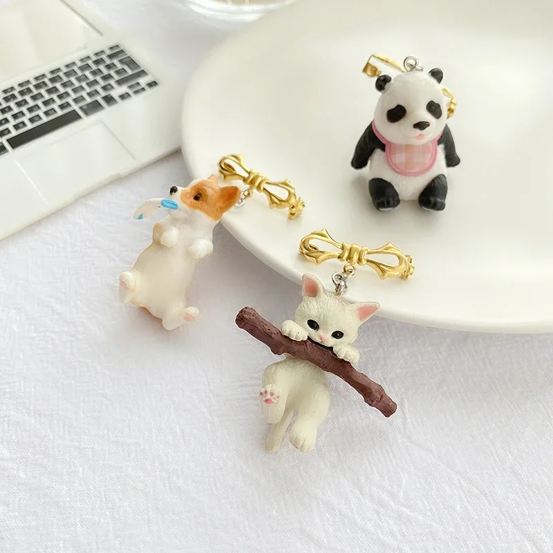 Cute kitten Holding Branch Pendant Brooches Lovely Dog Bites Socks Pins Exquisite Animal Panda Clothing Accessories Fashion Gift