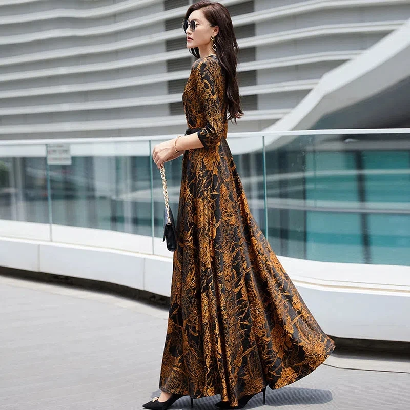 Longsleeved Dress Female 2023 Spring And Autumn New Waist Slim Temperament Vneck Printing To Bare Feet Ladies Elegant Long Skirt