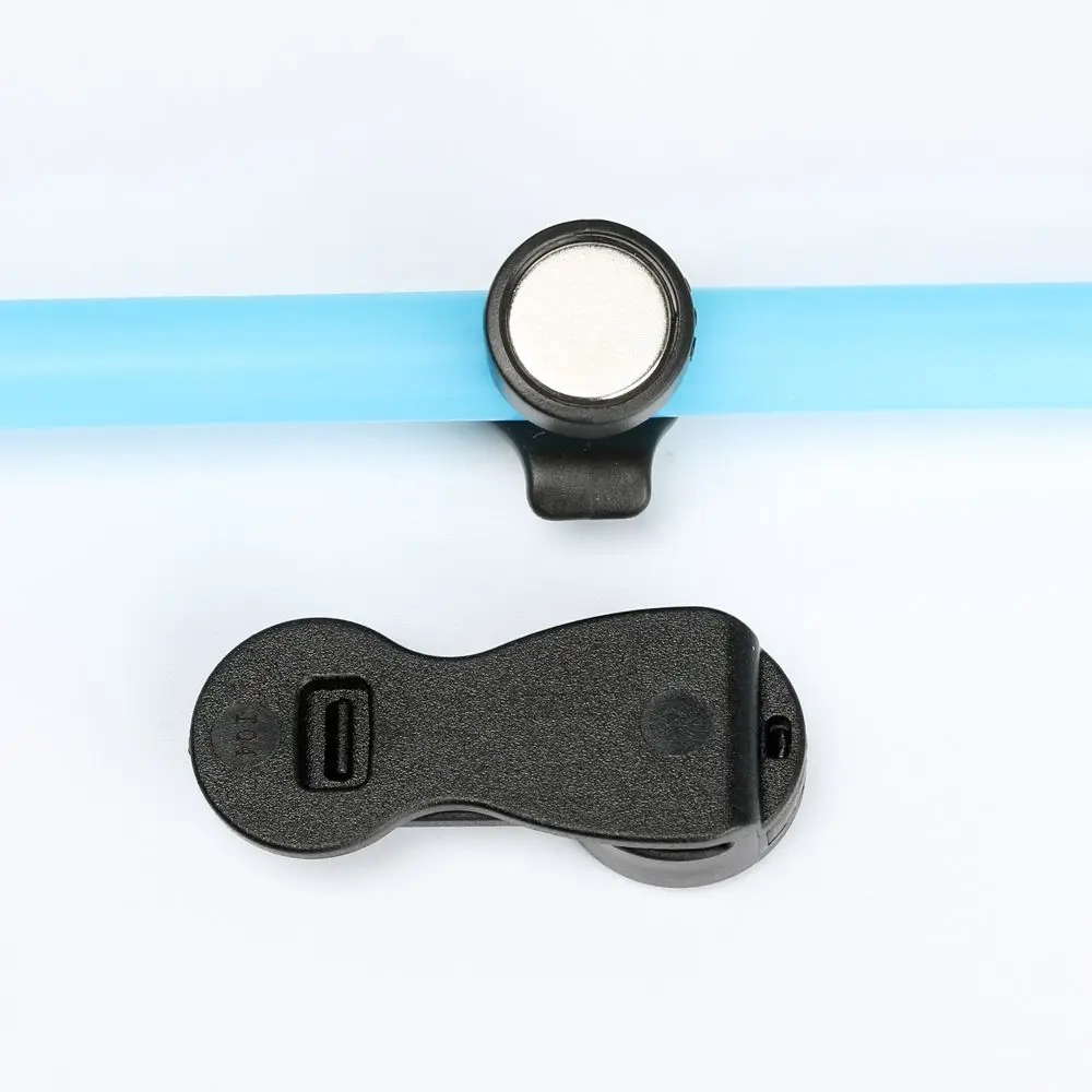 

Universal Outdoor Tools Camping Hiking Drink Tube Clip Hydration Pack Tube Clip Water Bladder Bag Cilp