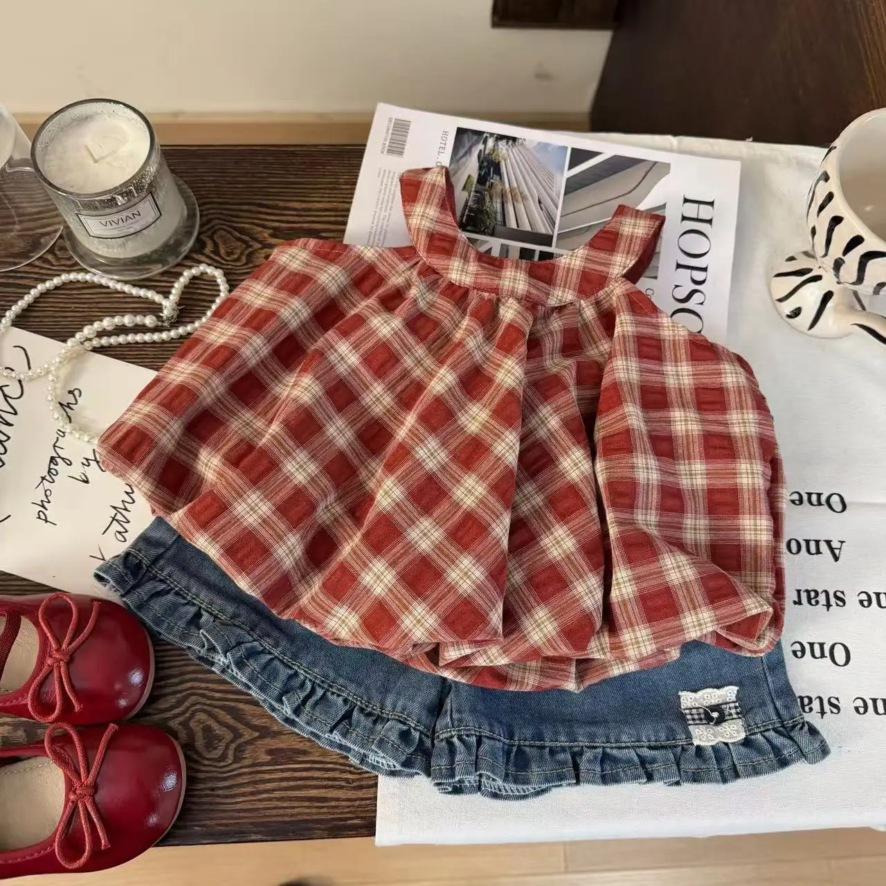 Korean children's clothing 2026 new summer girls' plaid hanging neck sleeveless flower bud top denim shorts two-piece set
