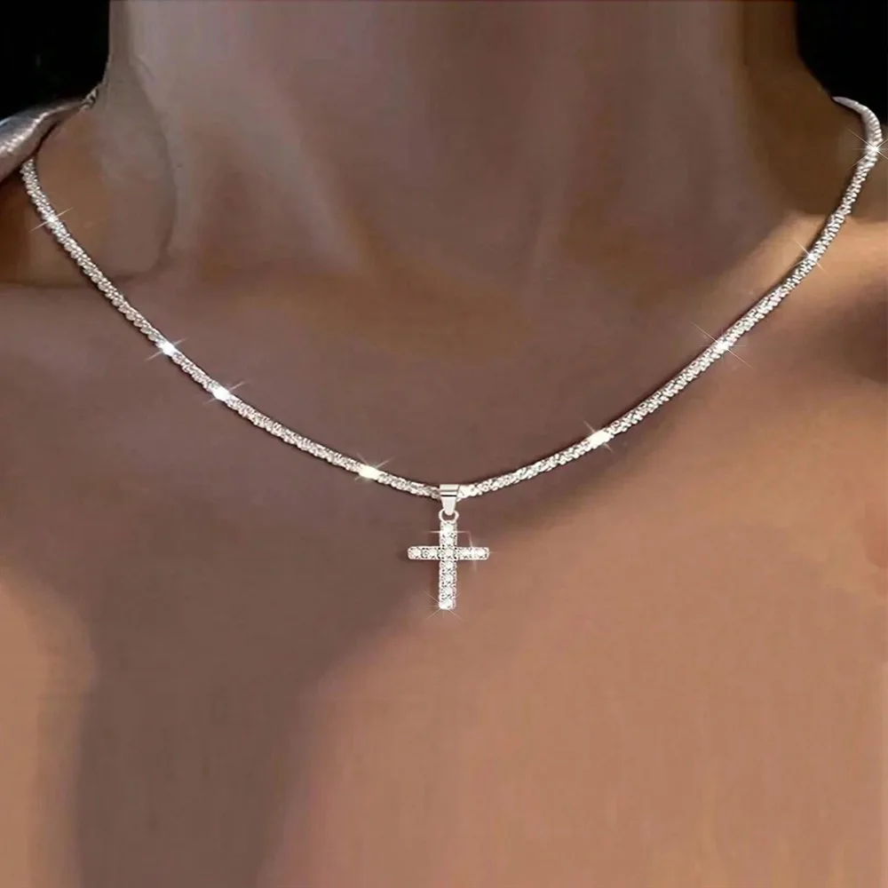 

2025 Korean Wave New Flash Cross Necklace Square Pendant Trendy Personalized Women's Accessories Jewelry Wholesale