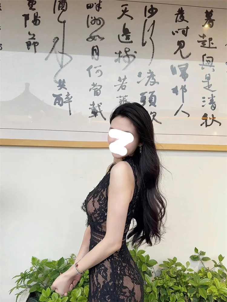 الفرنسية الرجعية الدانتيل المشذبة انقطاع سبليت عارية الذراعين الأسود Bodycon فستان للنساء الفاخرة سليم بلا أكمام ثوب مسائي رداء