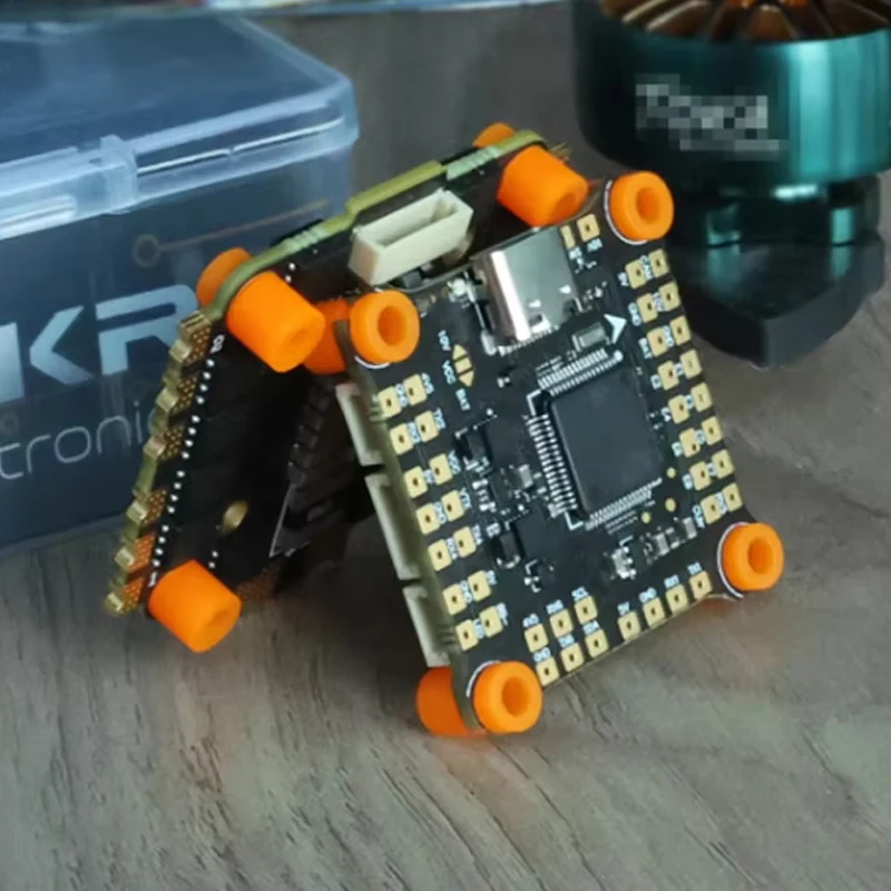 

HAKRC F722 F7230 V2 Stack 45A/50A/60A/65A ESC 2-6S Dual Gyro 16MB Black Box 30.5mm Suitable for FPV Freestyle Racing Drone