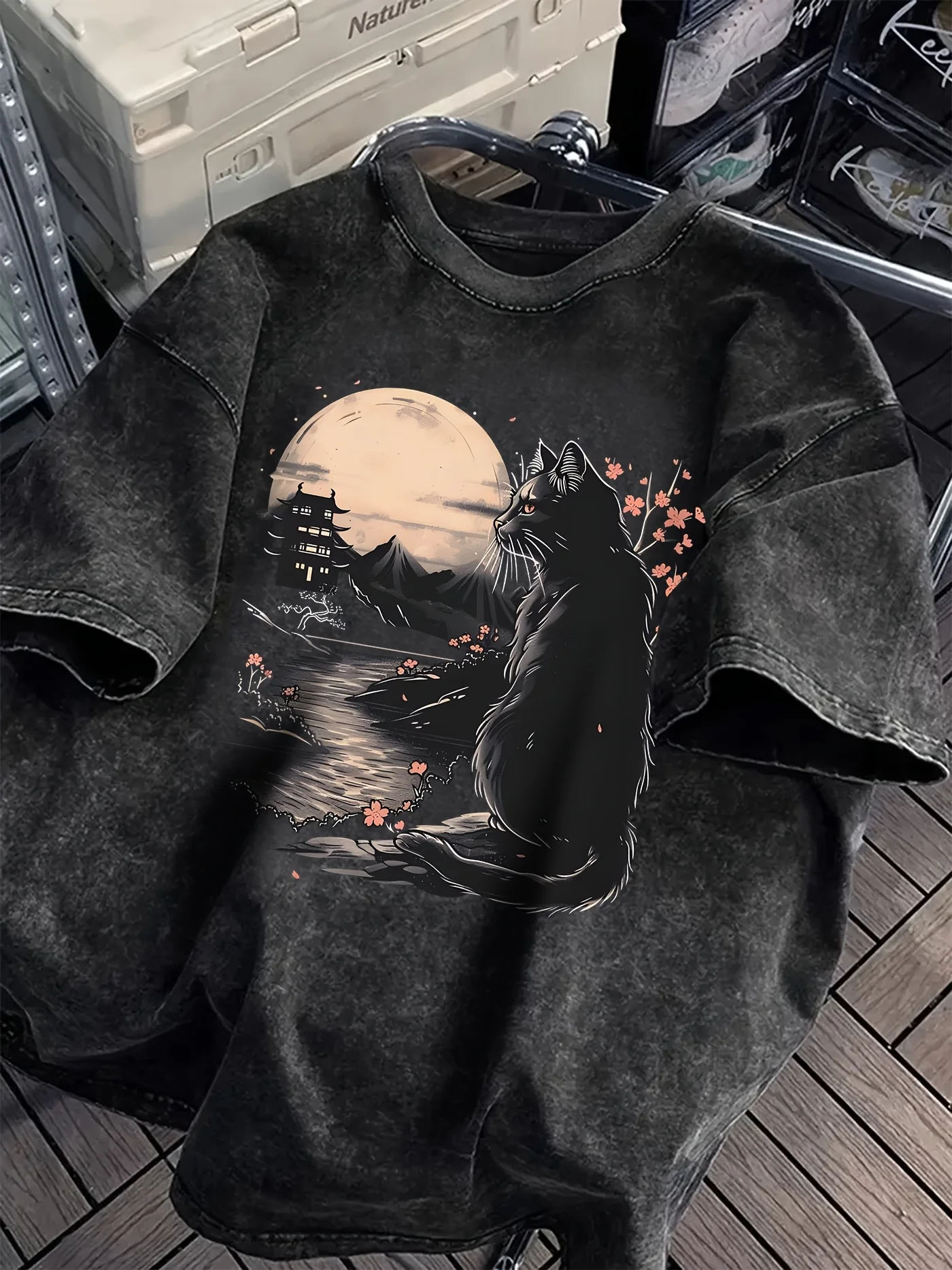 Gewaschenes Damen-T-Shirt aus Baumwolle im japanischen Stil, lässig, Katze mit Blumendruck, lockere Passform, Rundhalsausschnitt, kurze Ärmel, Unisex