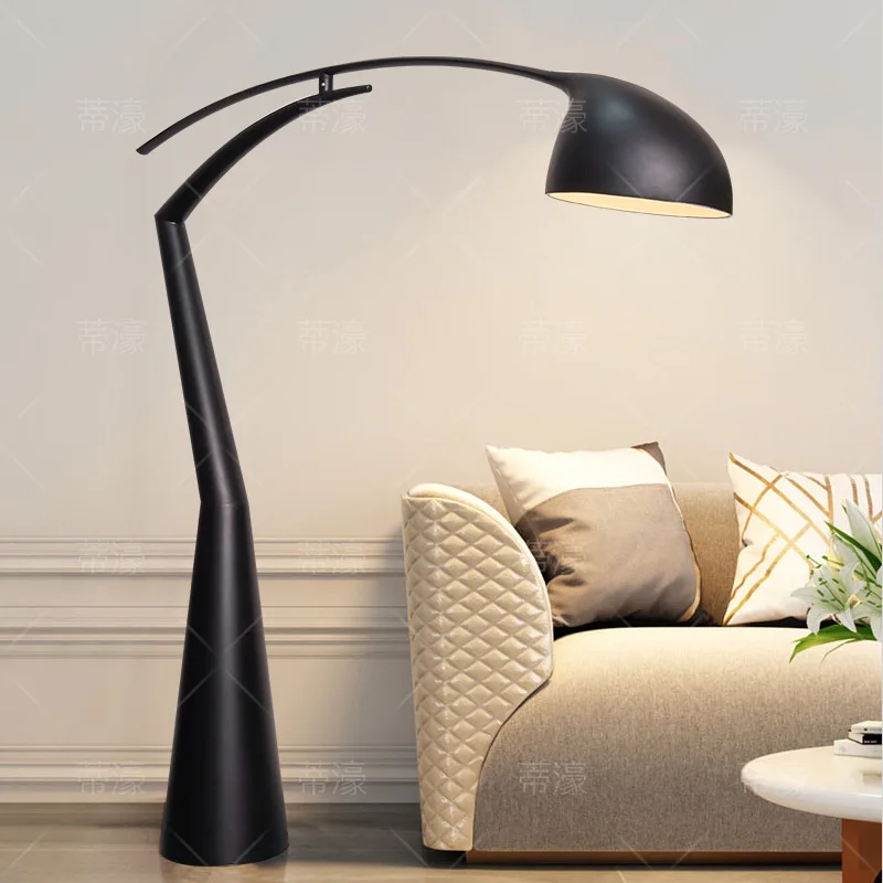 Nordic einfache moderne kreative Wohnzimmer Sofa Stehlampe, Skulptur Ornament Modell Haus Design