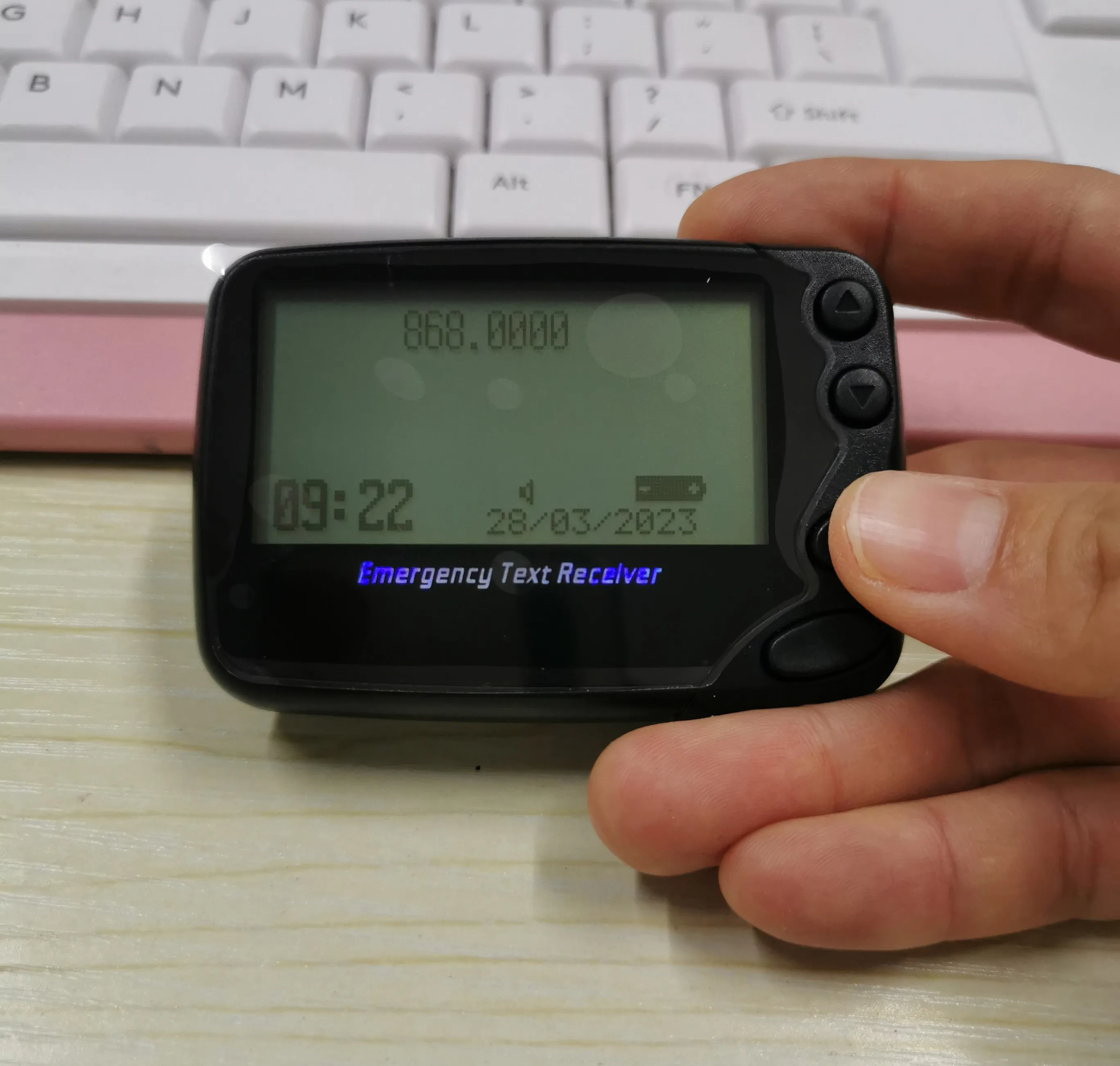 High Quality Custom Frequency Alpha Numeric Beeper Pager POCSAG Pager Emergency Text Receiver with Waist chain