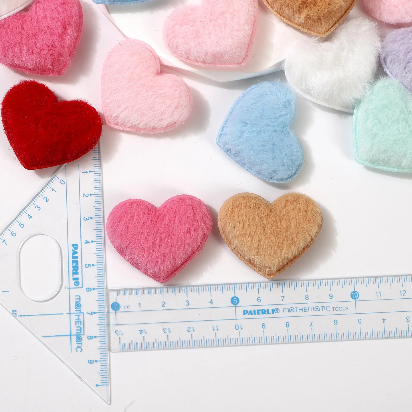 40 Stück 4,5x3,8 cm Flauschige Filz-Herz-Applikationen für DIY Haarspangen-Zubehör, Kleidung, Kopfbedeckungen, Taschendekoration, Patches – Detail 12