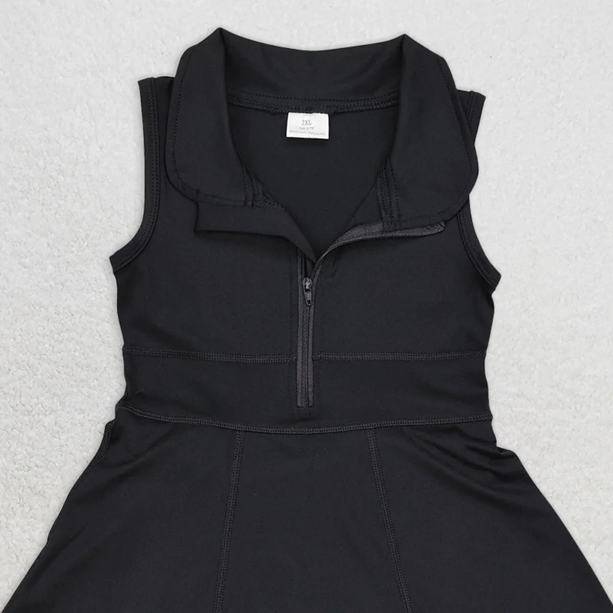 فستان رياضي أسود للفتيات الصغيرات بطول الركبة بدون أكمام وسحاب مع شورت #3