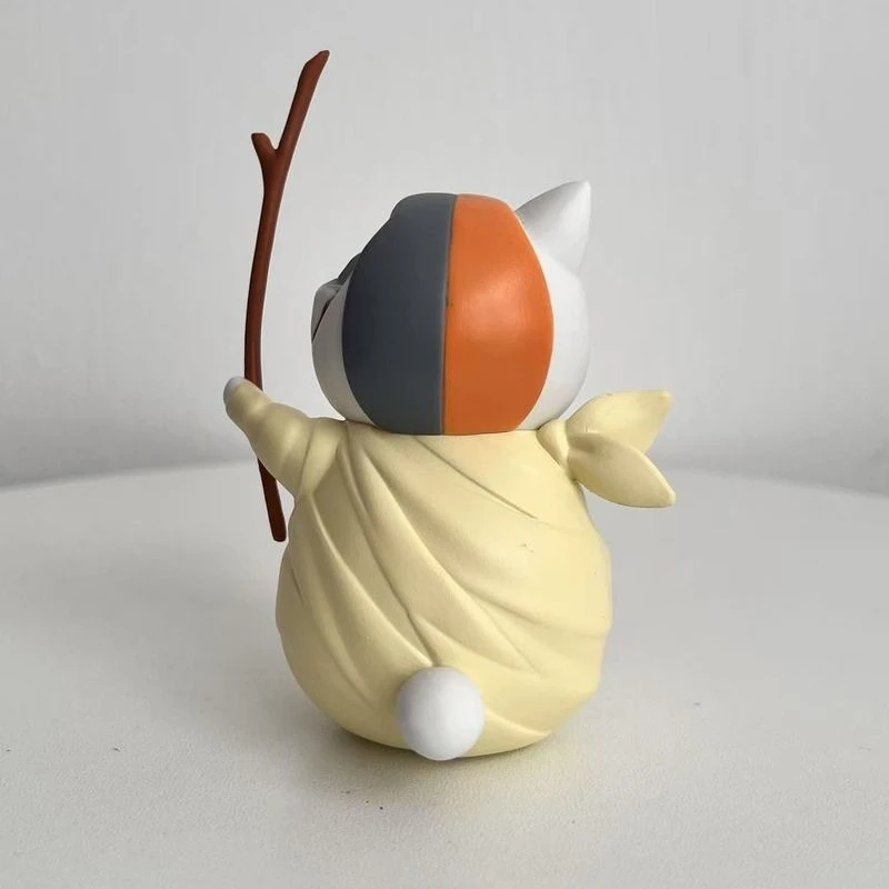 Nieuwe Creatieve Cartoon Mini Kat Leraar Pop Gk Handbediende Niang Mond Drie Drie Getijden Spelen Pop Desktop Decoraties Ornamenten