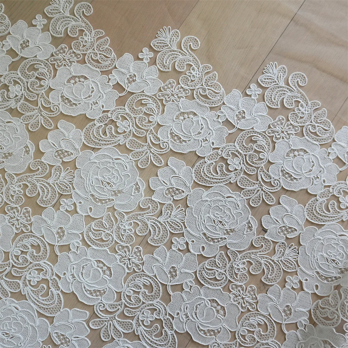 Rand bestickter Rosen-Spitzenstoff, schöne Braut, Hochzeitskleid, DIY-Nähzubehör RS2509162 – Detail 3