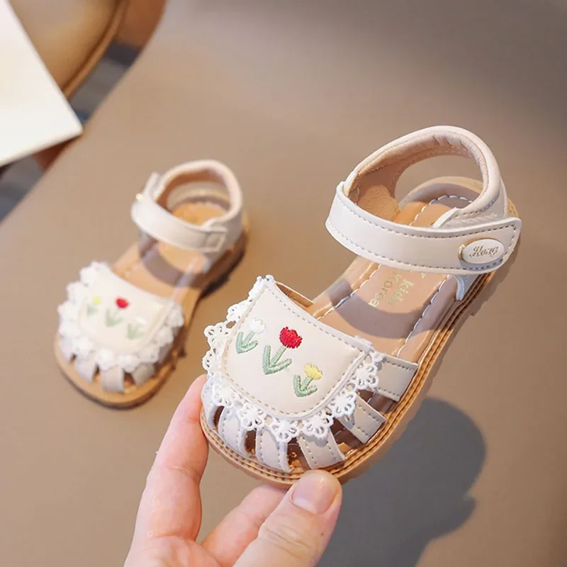 2024 Girls Sandals Lace Hollow Outs Toddler Girls Shoes Flower Embroidered Beach Shoes Summer Rufflers Sandalias Kids Baby