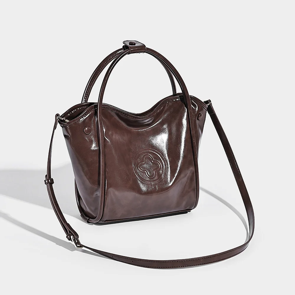 

Small niche design shoulder bag, high-end fashion crossbody bag, women's casual carrying basket bag