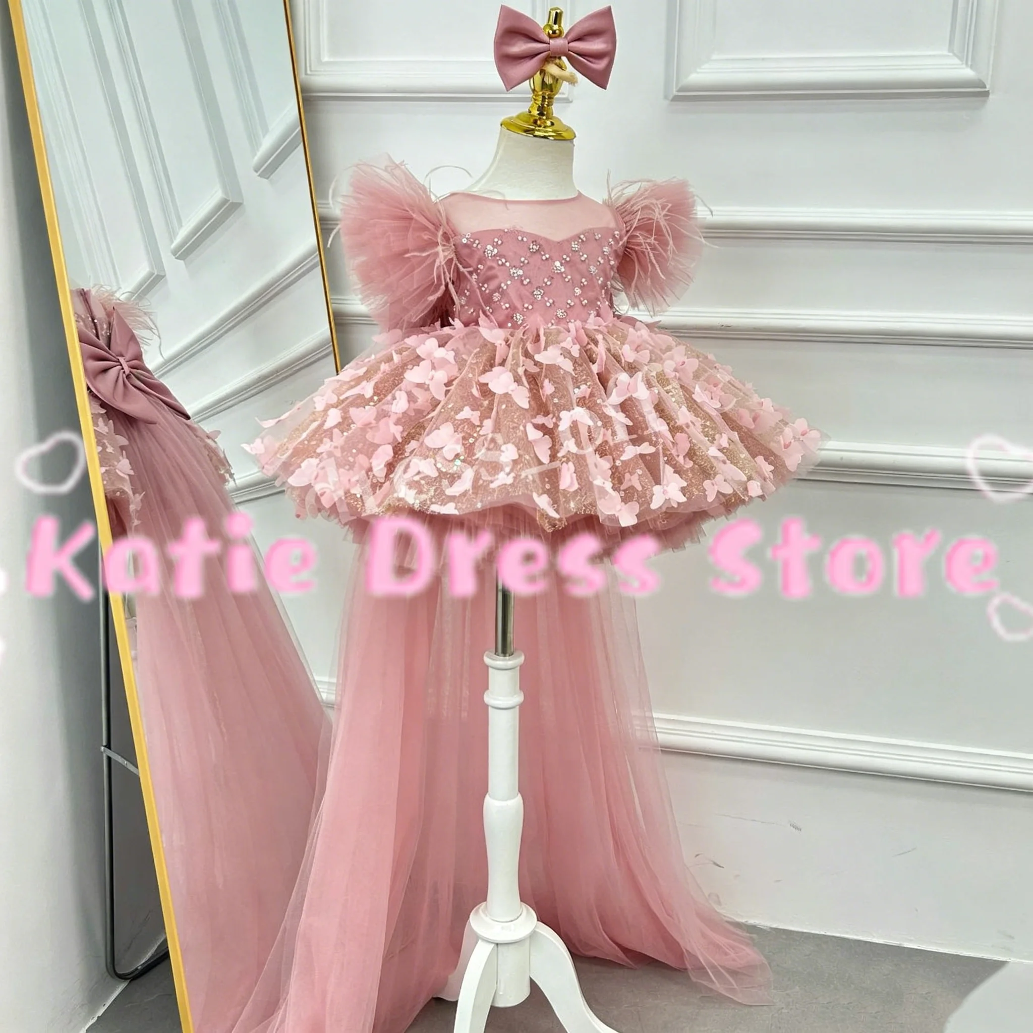 Niedliches, maßgeschneidertes Blumenmädchenkleid für Hochzeiten, mit Federn, Pailletten, bauschigem Rock, für Kindergeburtstage, Erstkommunion, Ballkleider