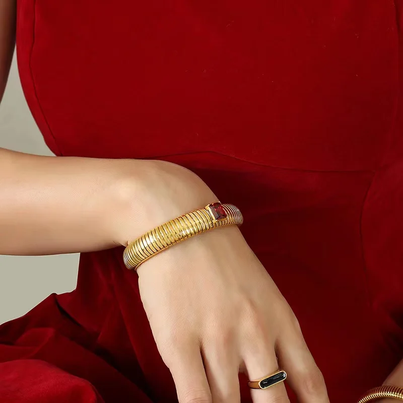 Stainless Steel Elastic Snake Shaped Zircon Bracelet Vintage Gold Color Exquisite Hip Hop Punk Bangle for Women Girls YS156