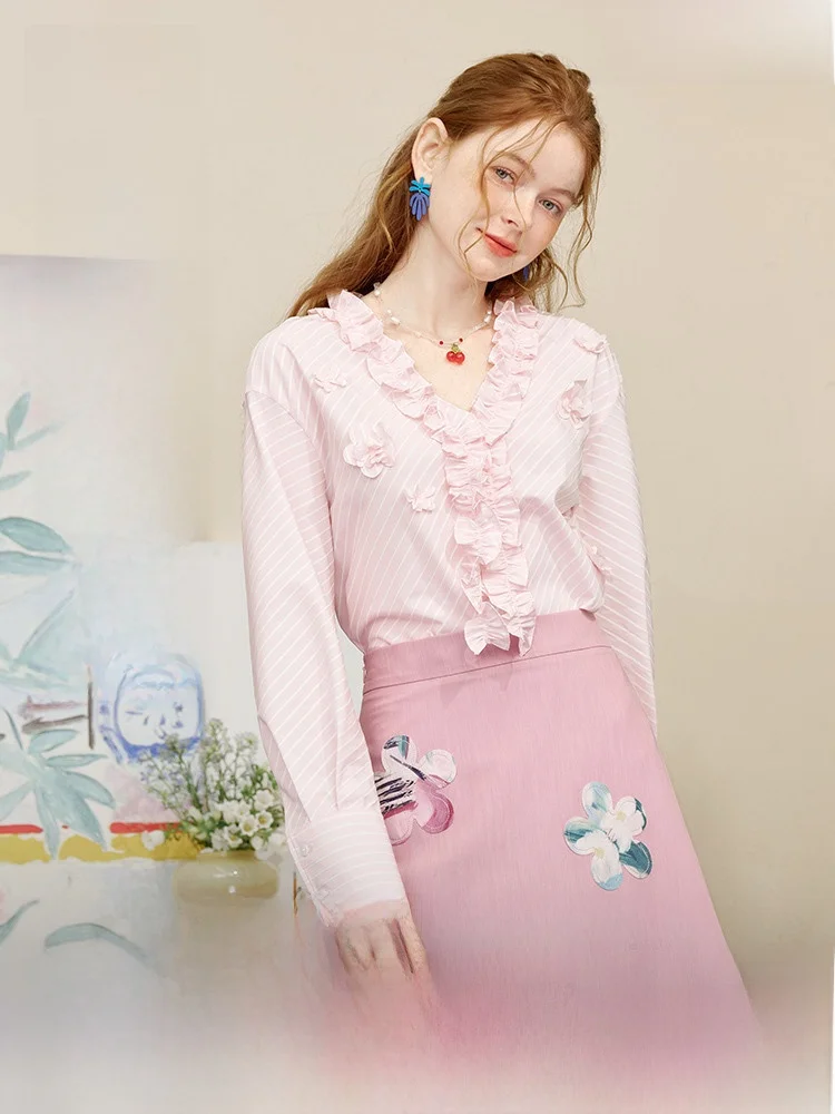 

Летняя женская блузка 2026 с длинным рукавом, V-образным вырезом, цветочным 3D-узором, декором в виде деревянных элементов и полосатым узором, повседневная, свободного кроя