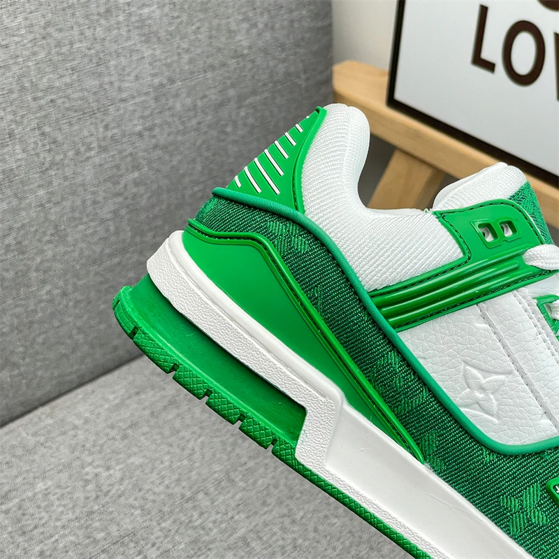 Stay Cool: nuove scarpe da uomo in mesh: alla moda, traspiranti, comode e comode, adatte per la corsa