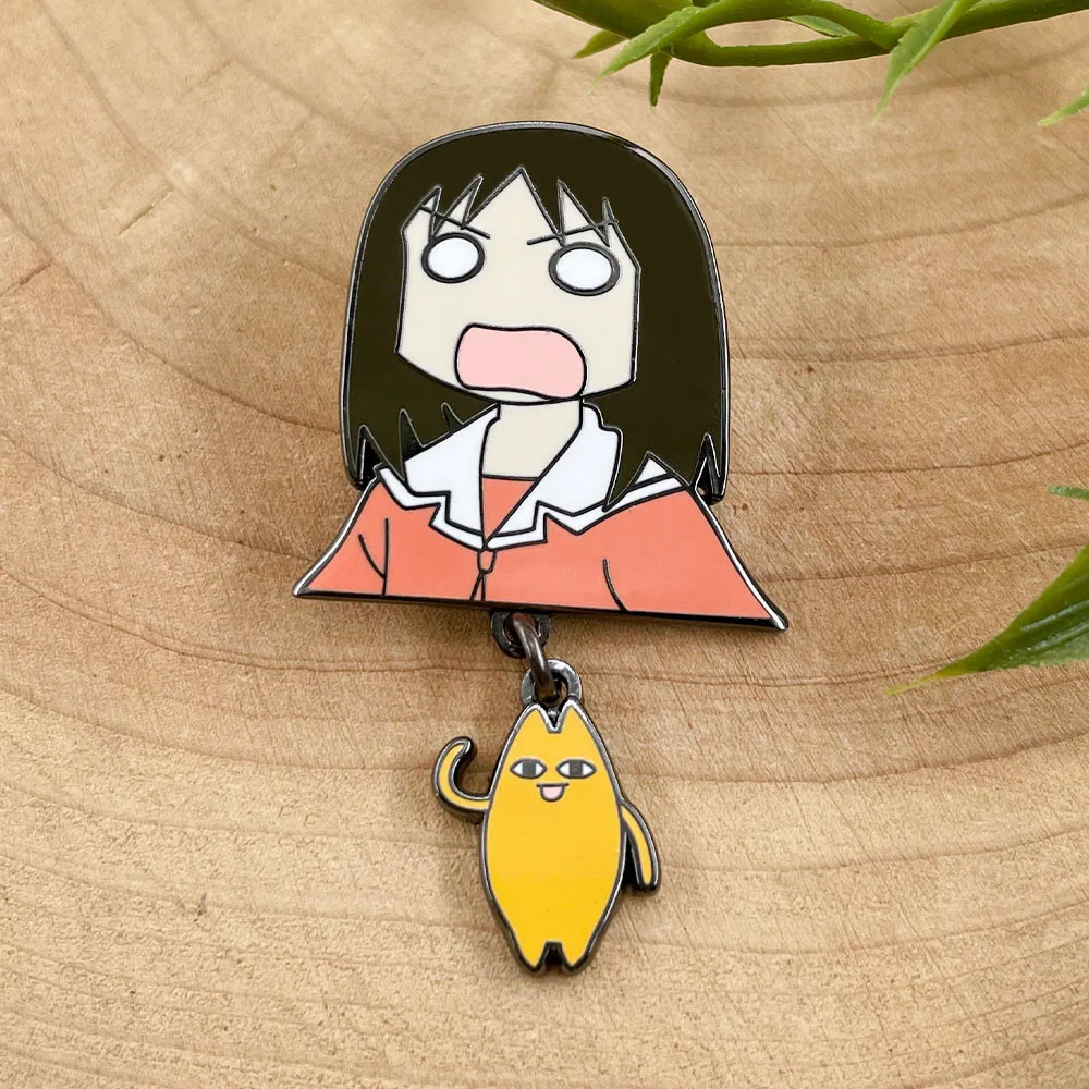 شخصية كرتونية Kasuga Ayumu بروش لطيف مخلوق تشيو الأب قلادة Azumanga Daioh أنيمي شارة صديق هدية ملحق دبوس