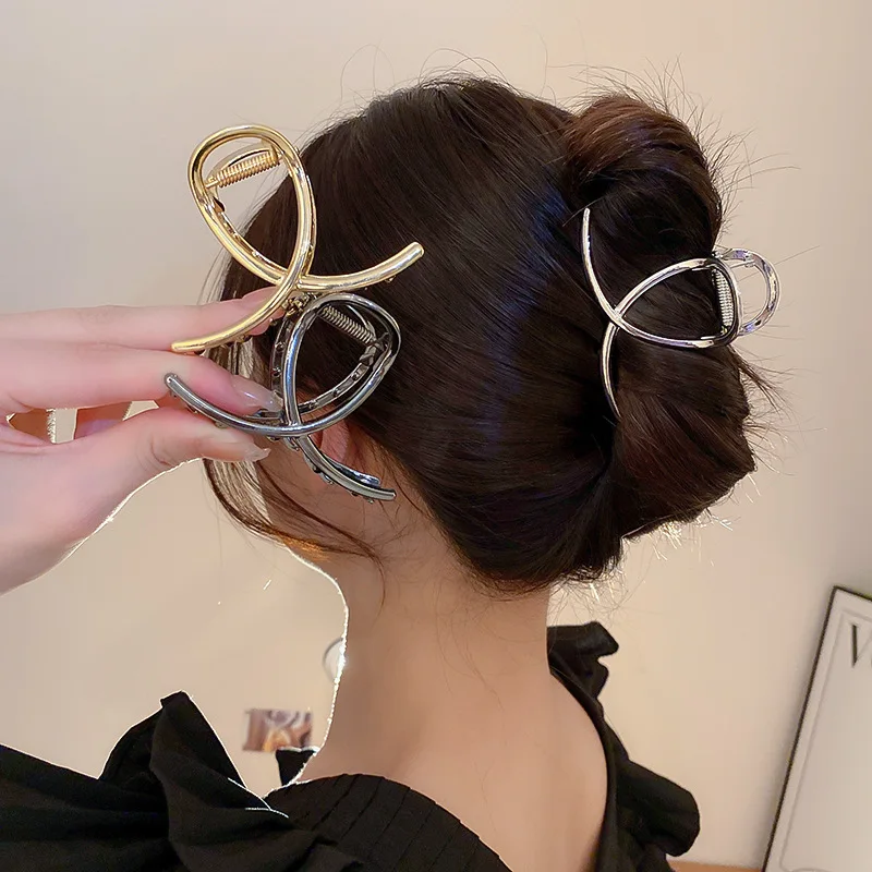 New Fashion Metal Hair Claw For Women simple Cross Crab Hair Clip Elegant Geometric Ponytail Claw Clip WOMAN HAIR CLIP Styling