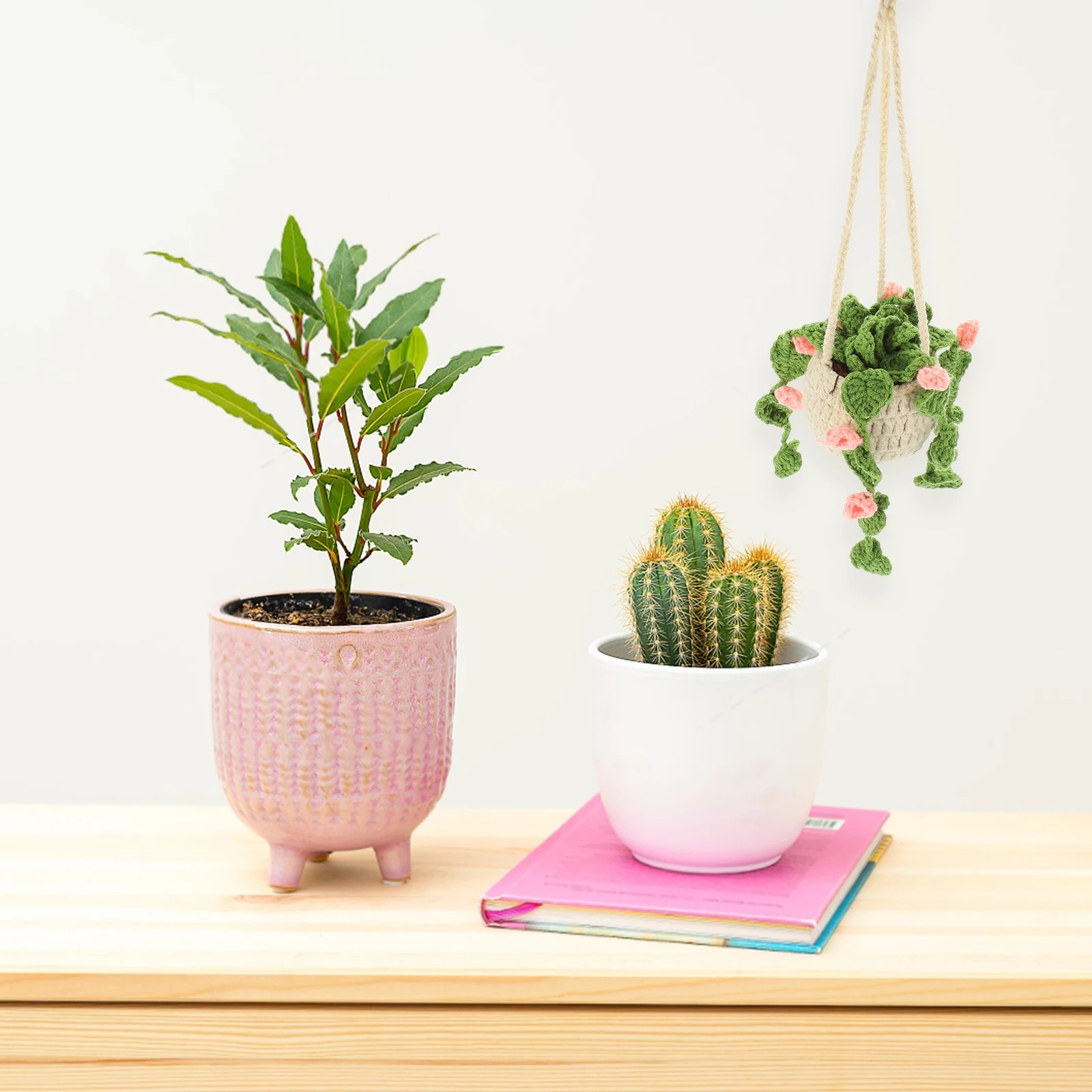 

Creative Car Hanging Ornament Hand-Crocheted Yarn Plant Potted Pendant for Interior Auto Decor Small Space-Saving Crochet