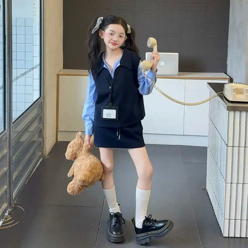 بدلة قميص صيفية للمراهقات لعام 2025 بلوزة قميص مخططة مرقعة من القماش + فستان تنورة قصيرة طقم أطفال 4 7 8 9 10 11 12 سنة