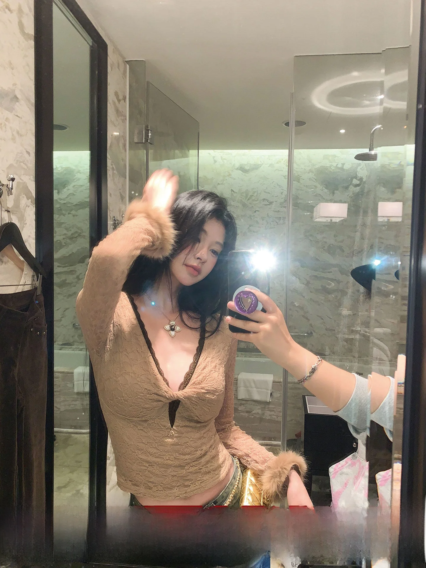 

Женский кружевной топ Okaaay Silent Heart с длинным рукавом, базовая модель, повседневная облегающая футболка с V-образным вырезом из нейлона и спандекса