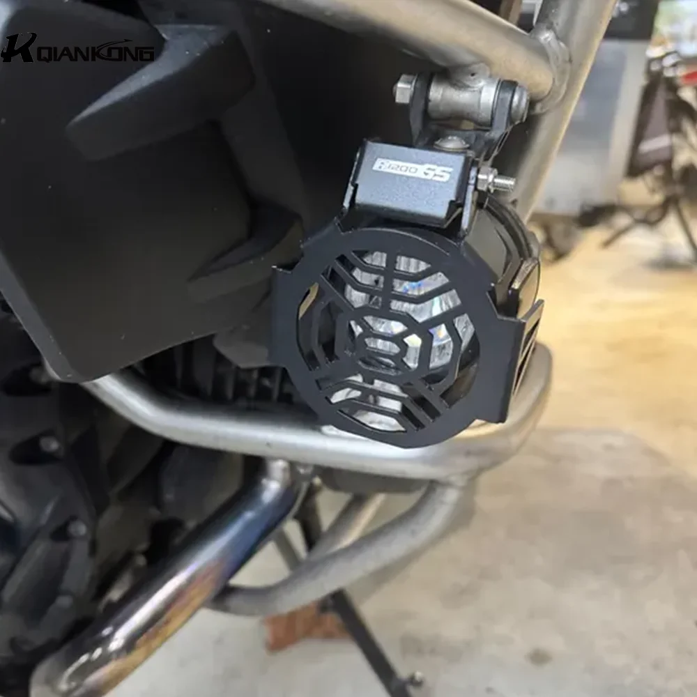 

Flipable Fog Lights Protector Fog Lamps Grille Protection Cover Fit For BMW F900R F900XR G310GS G310R S1000R S1000RR S1000XR