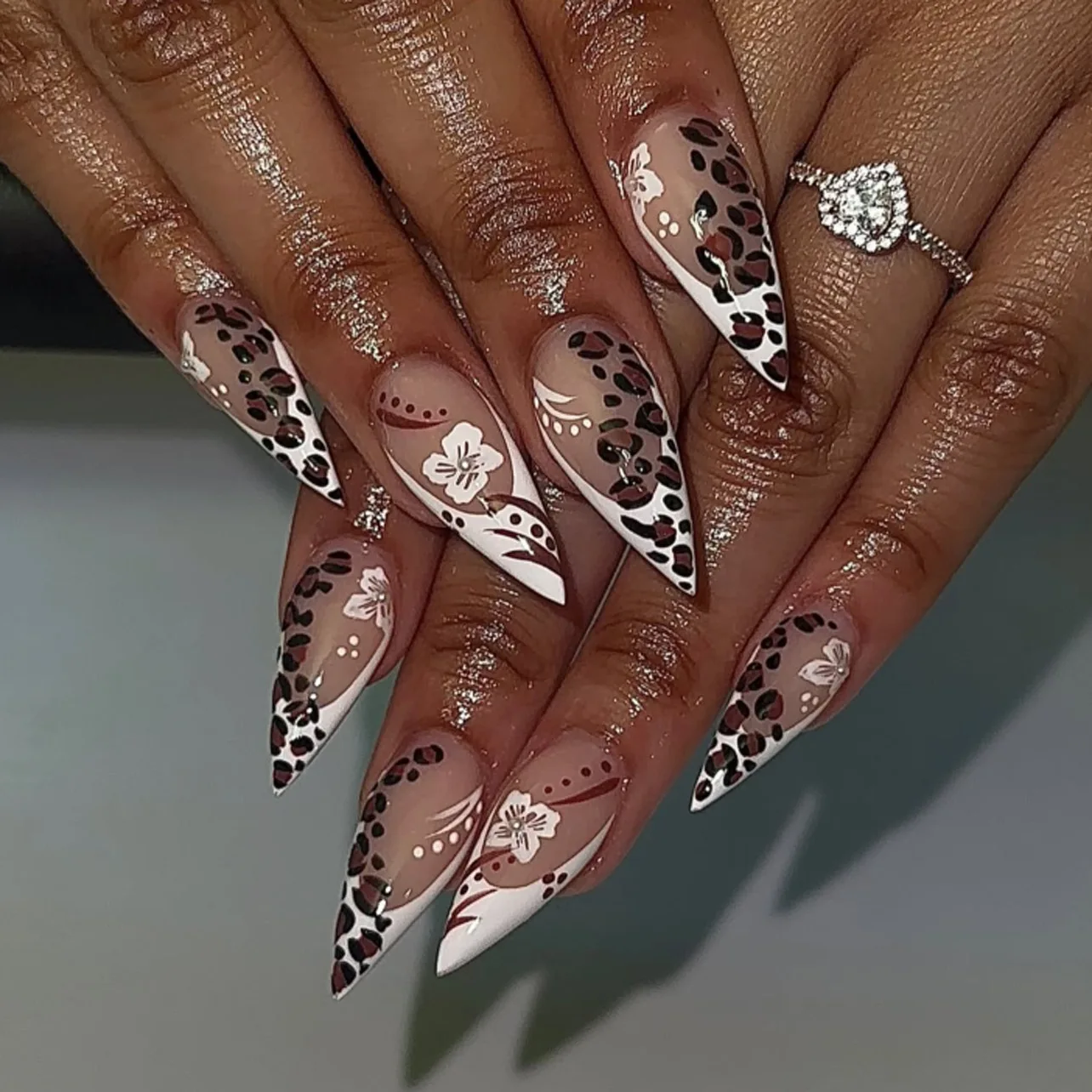 

24Pcs Mid-length Almond Full Cover Nails Tips White French Leopard Print Fake Nails with Flower Detachable Press on False Nails