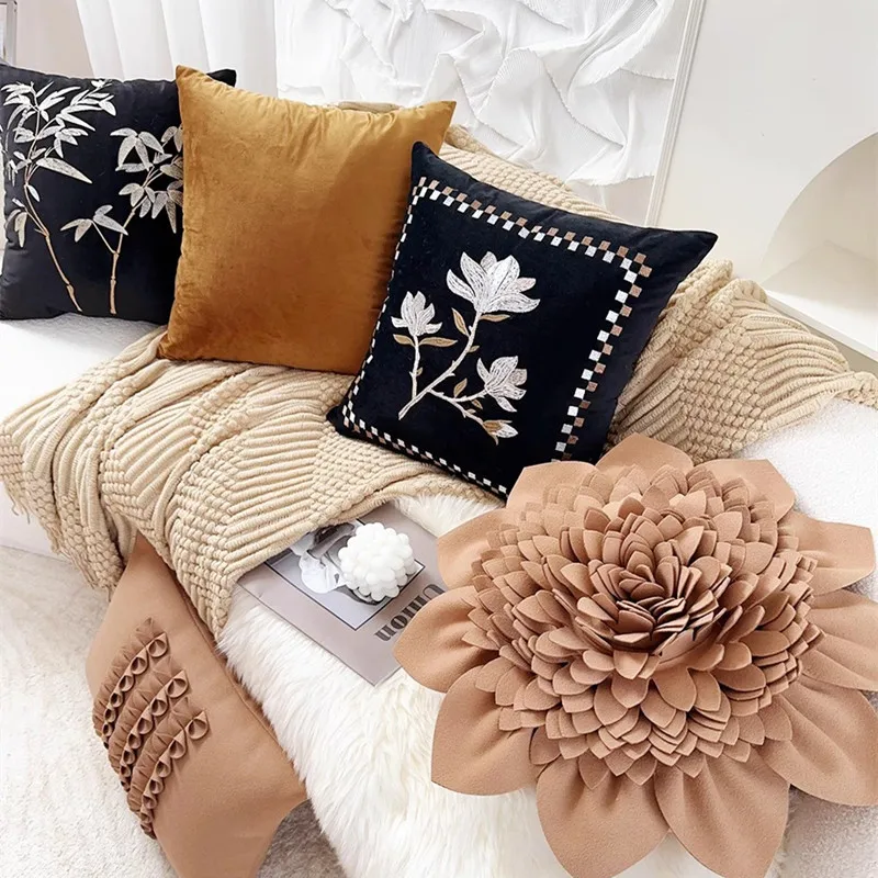 Medieval Style Embroidered Magnolia Pillow Cover Living Room Velvet Cushion Cover Chinese Style Luxury Retro Sofa Waist Pillow