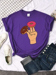 Two Donuts Are Needed Every Day T-Shirt Sport All-Matcht-Shirt Harajuku Creativity T-Shirt Street Individualt-Shirt