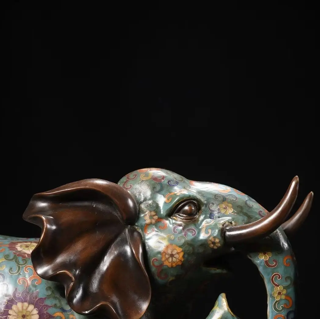 

17-дюймовая статуэтка слона из старинной тибетской храмовой коллекции, бронза, клоазоне, с цветочным узором. Символ мира и накопления богатства. Декоративное украшение.