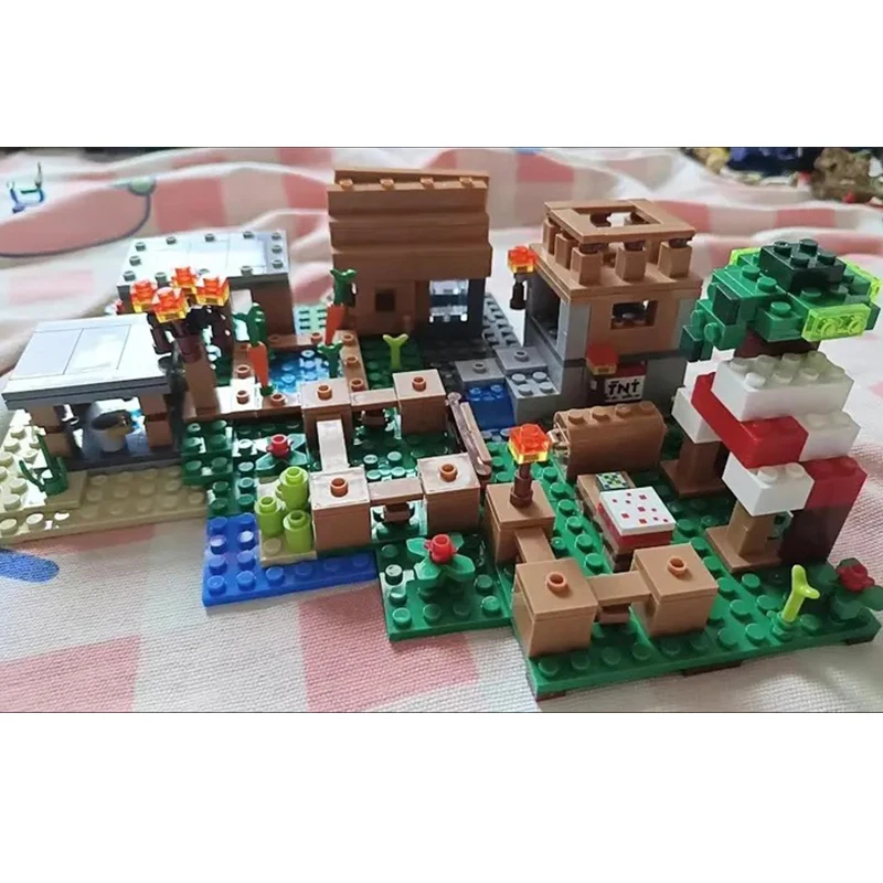 Hot Toys Architecture Village Combination Building Set Classic Building Model set bricks compatible with Minecraft Kids gift toy