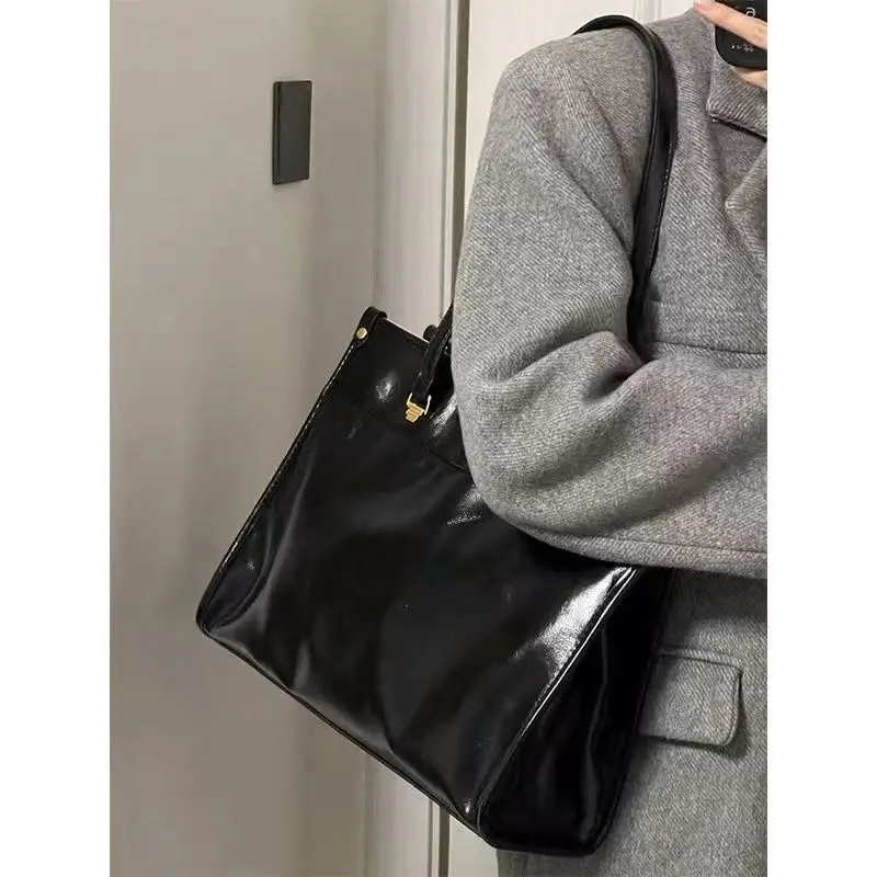 Tote Bag Women\'s 2024 New Simple Atmosphere Fashion Commuter Shoulder Bag Large Capacity Texture Commuter Handbag Tote Bag