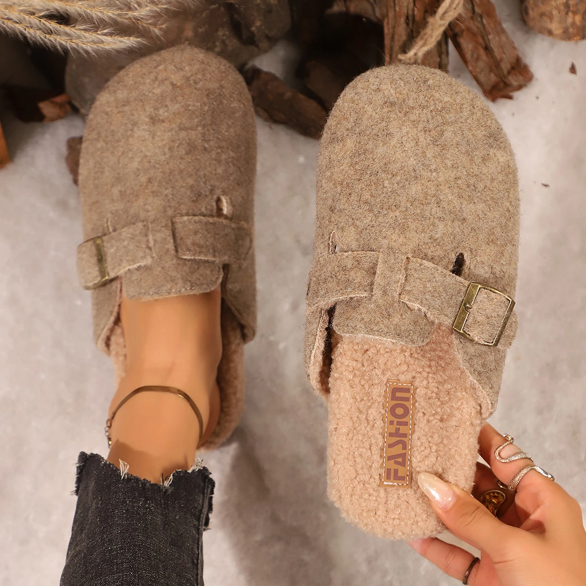 

2025 Women Slippers Winter Home Plush-Lined Slides Women Closed-Toe Couple Style Shoes Autumn Women Thick-Soled Clogs Slippers