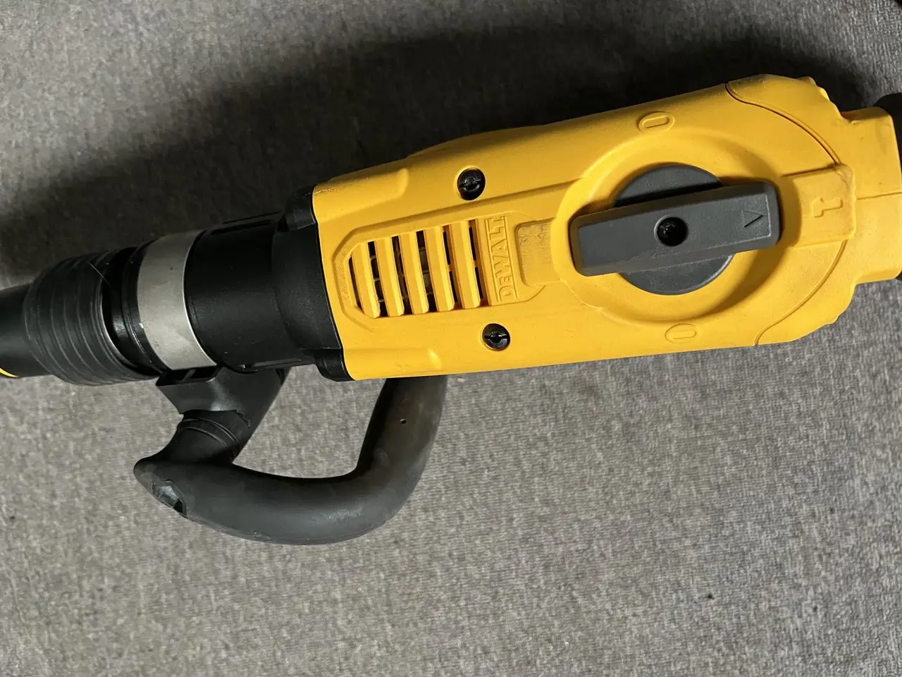 DeWALT DCH832  60V SDS MAX Cordless Lithium-Ion Chipping 6.0AH battery second-hand