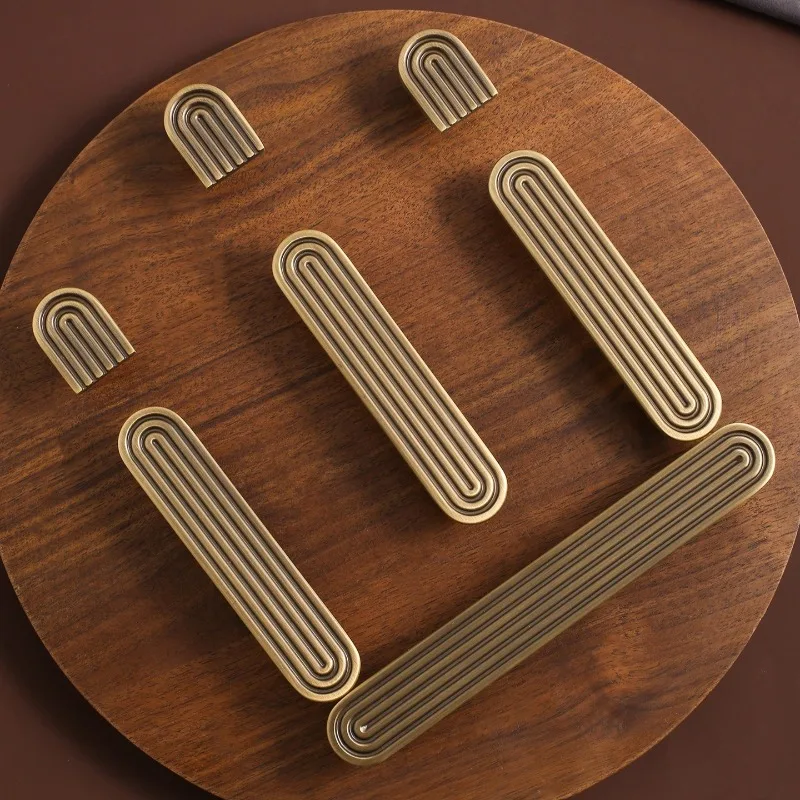Möbelgriff im Retro-Stil aus Messing / einzigartige, schlichte Griffe für Schränke, Türknöpfe, bronzefarbene Griffe für Kleiderschränke und Schränke – Direktversand möglich. – Detail 3